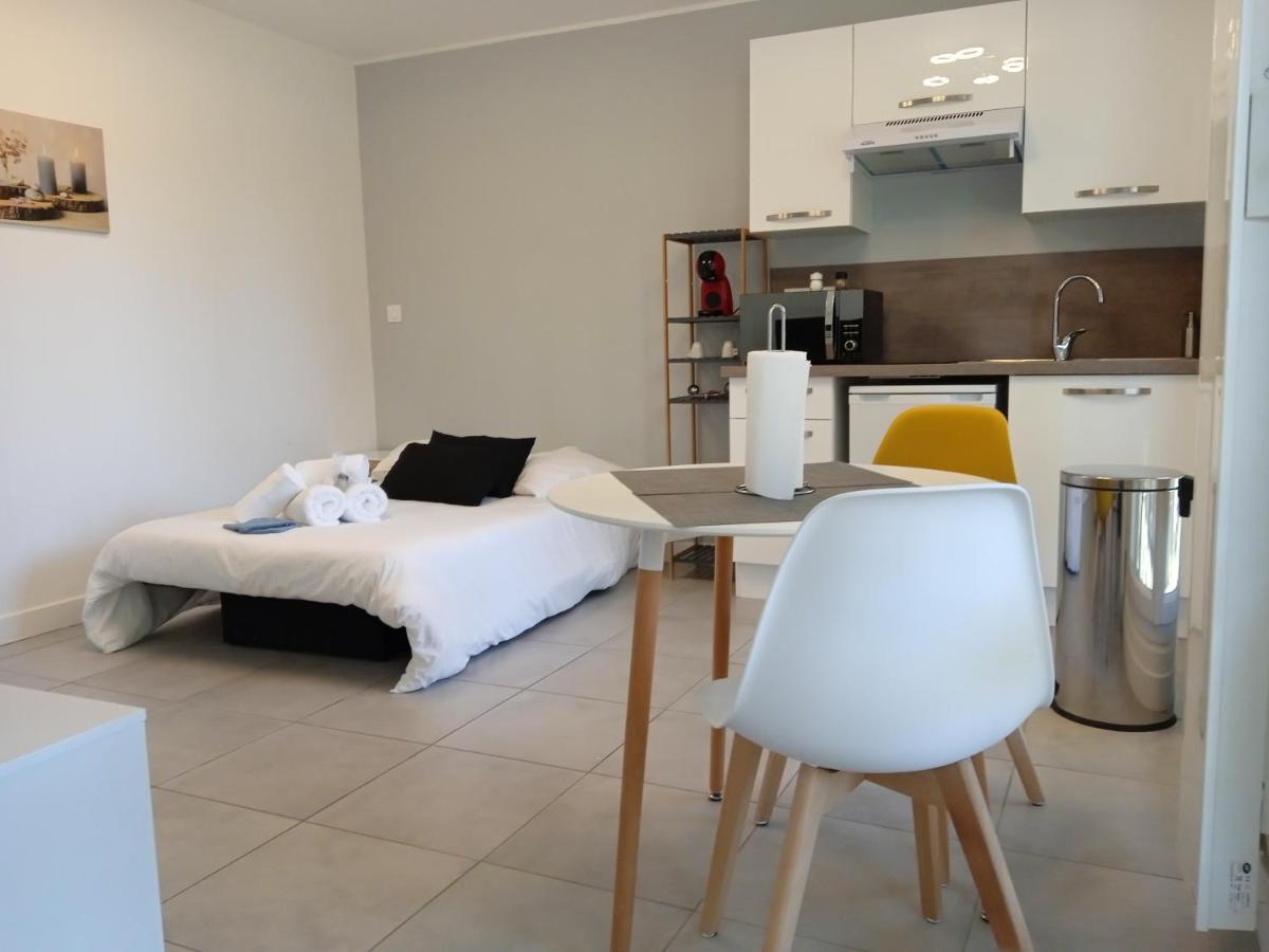 לה מאנש Studio Cosy Avec Garage Prive מראה חיצוני תמונה