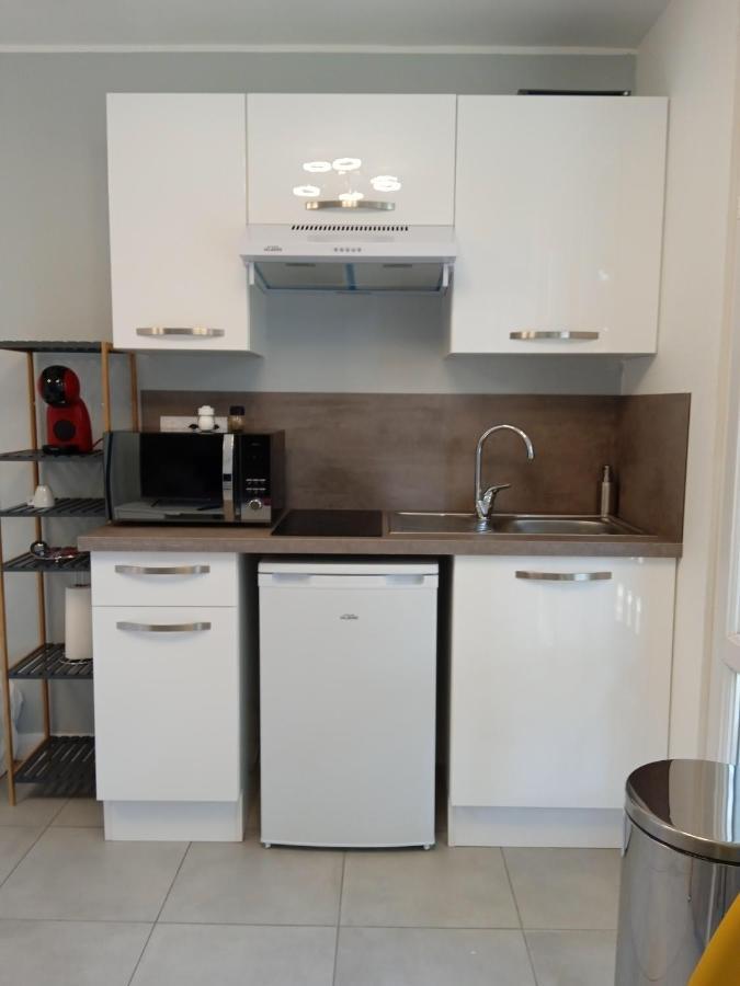 לה מאנש Studio Cosy Avec Garage Prive מראה חיצוני תמונה